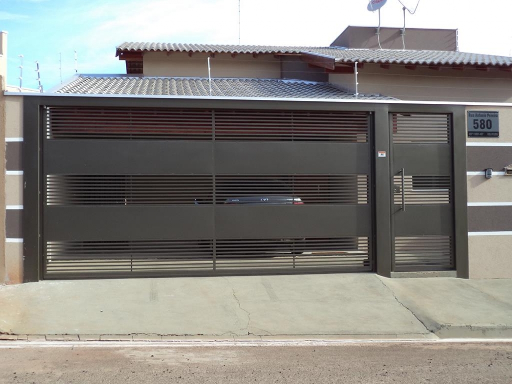 Portões basculantes em ferro